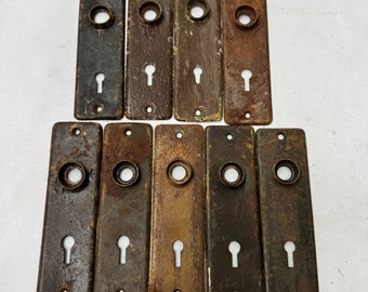 Vintage door plate - ONE Rusty keyhole - escutcheon plate - doorbell- door knob -  metal