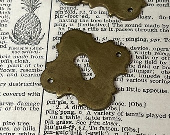 Vintage ornate escutcheon plate - keyhole - antique brass pendant charm
