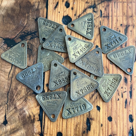 アメリカ　シカゴ　チェックプロテクター　アンティーク　インダストリアル Vintage Brass Ford Tool Tag - Authentic Auto Brass Key Fob - Auto