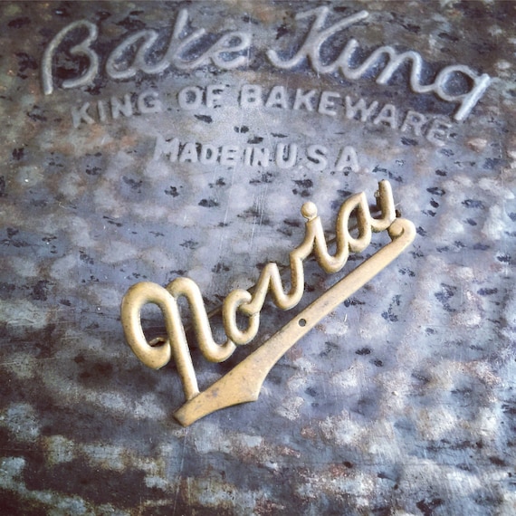 Vintage Novia pin - girlfriend pin charm  - brass cursive girlfriend gift - vintage accessory - vintage lapel pin -midcentury