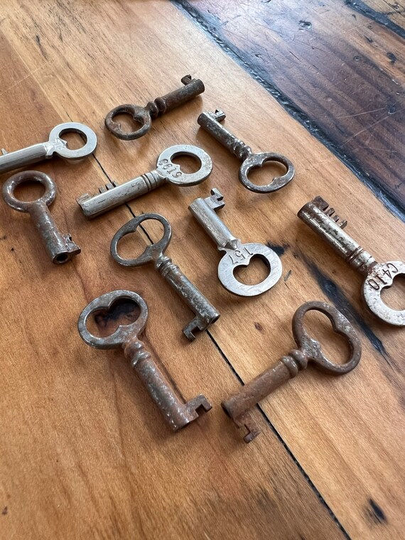 10 Antique Keys for Crafts or Collection 