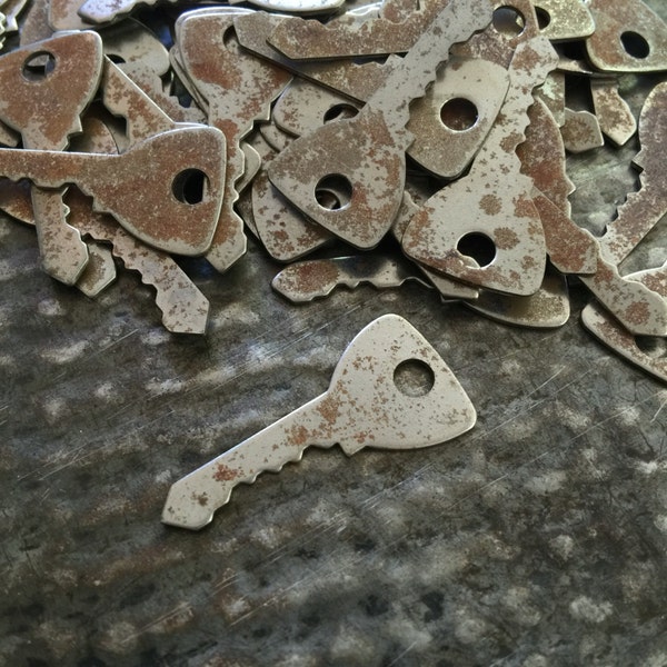 Flat skeleton Key set of 5, Antique skeleton key, Vintage lock key, rusty old keys, assortment of key, variety key lot - small locket key