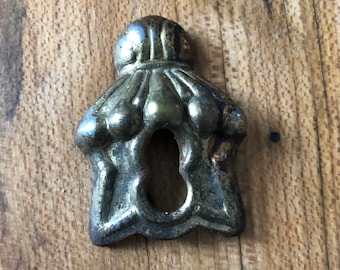 Vintage ornate escutcheon plate - keyhole - antique brass pendant charm