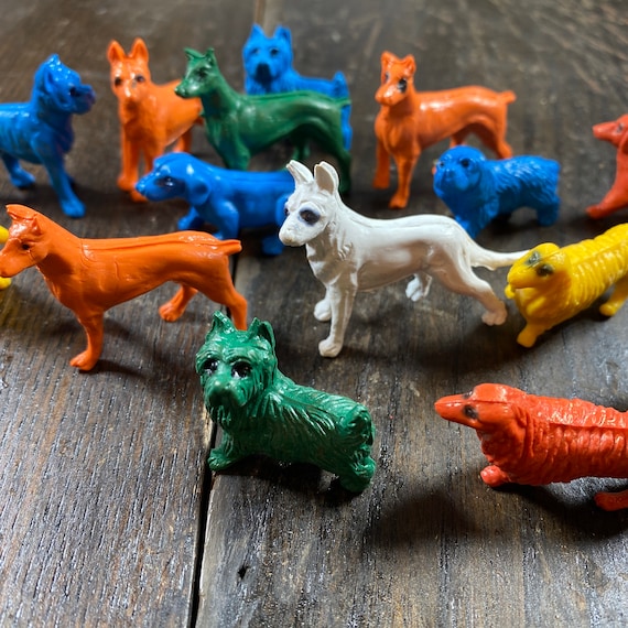 Lot of 5 vintage Dog figurine toys - dog gum ball machine charm - old children trinket toy