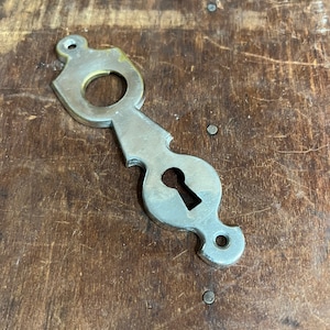 Vintage door plate - knob back plate keyhole - escutcheon plate - doorbell- door knob - antique architectural hardware - salvaged door
