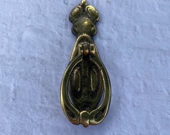 Vintage brass drawer pull -  with keyhole -door pull - antique drawer pull - Made In NZ brass drawer handle - brass