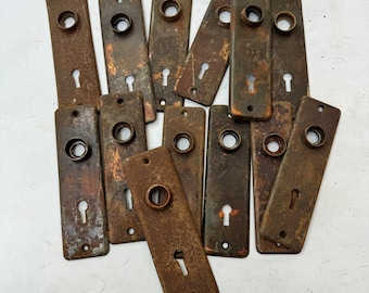 Vintage door plate - ONE Rusty keyhole - escutcheon plate - doorbell- door knob -  metal