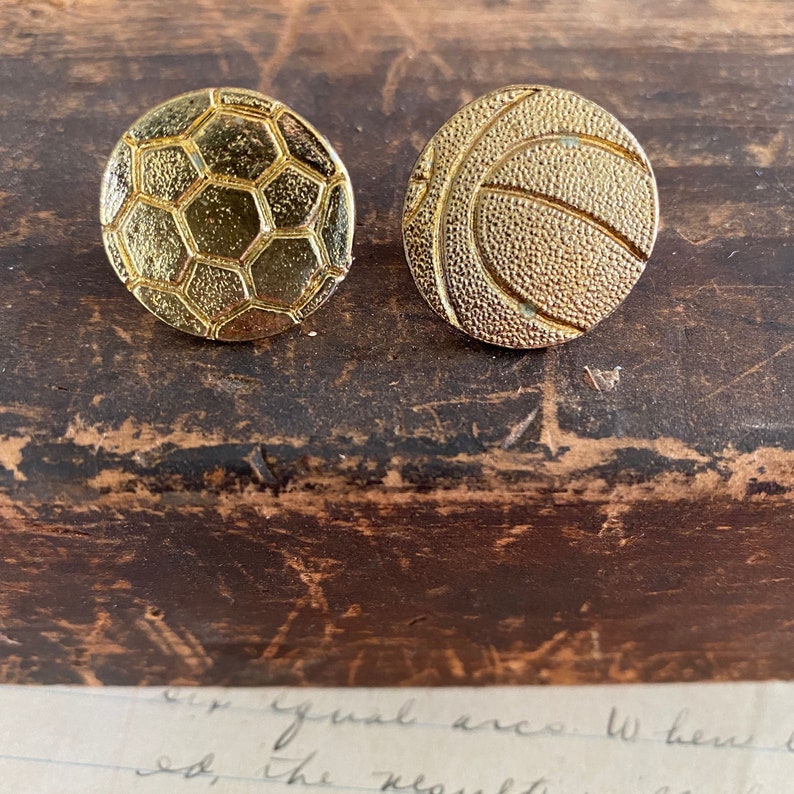 Vintage Varsity Sport Pin Gold Metall Letterman Pin Etsy