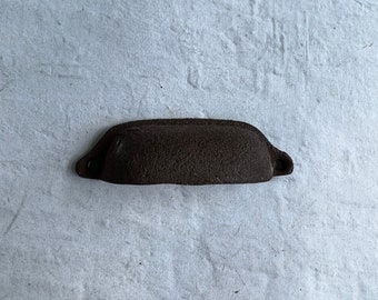 Antique style cast iron Drawer Pull  - ONE rustic metal drawer hardware - vintage ornate handle - old fancy bin pull - iron drawer hardware