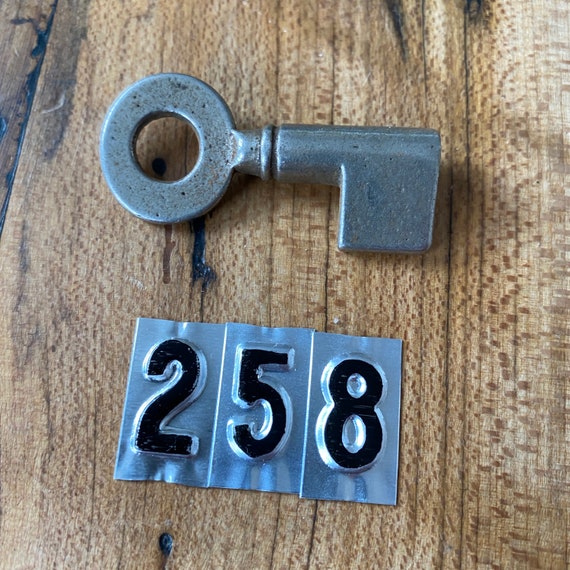 Silver Antique Skeleton key - vintage skeleton key - vintage  barrel key charm - little old key – steampunk key rustic skeleton key