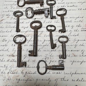 Lot of 10 authentic skeleton keys - Antique Skeleton key - vintage skeleton key - vintage old key charm - little old key – steampunk key