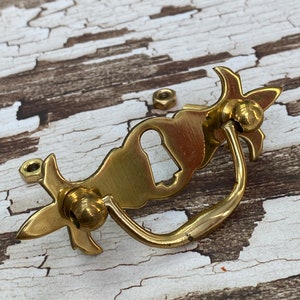 Vintage ornate escutcheon plate- drawer pull back - antique brass pendant charm - chip n dale
