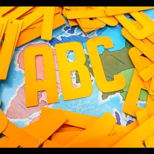 Vintage Orange sign LETTER - 5" alto a b d e f g h I j k k k l m n o p q r s t u v w x y z