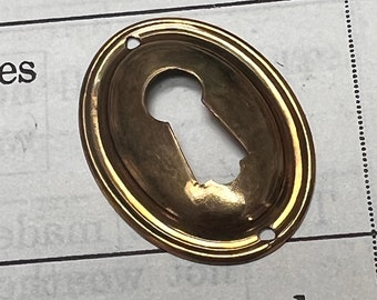 Vintage ornate escutcheon plate - keyhole - antique brass hardware keyhole