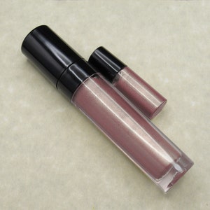 KITSUNE Liquid Lipstick: Metallic Rose Beige, Vegan Makeup, afbeelding 3