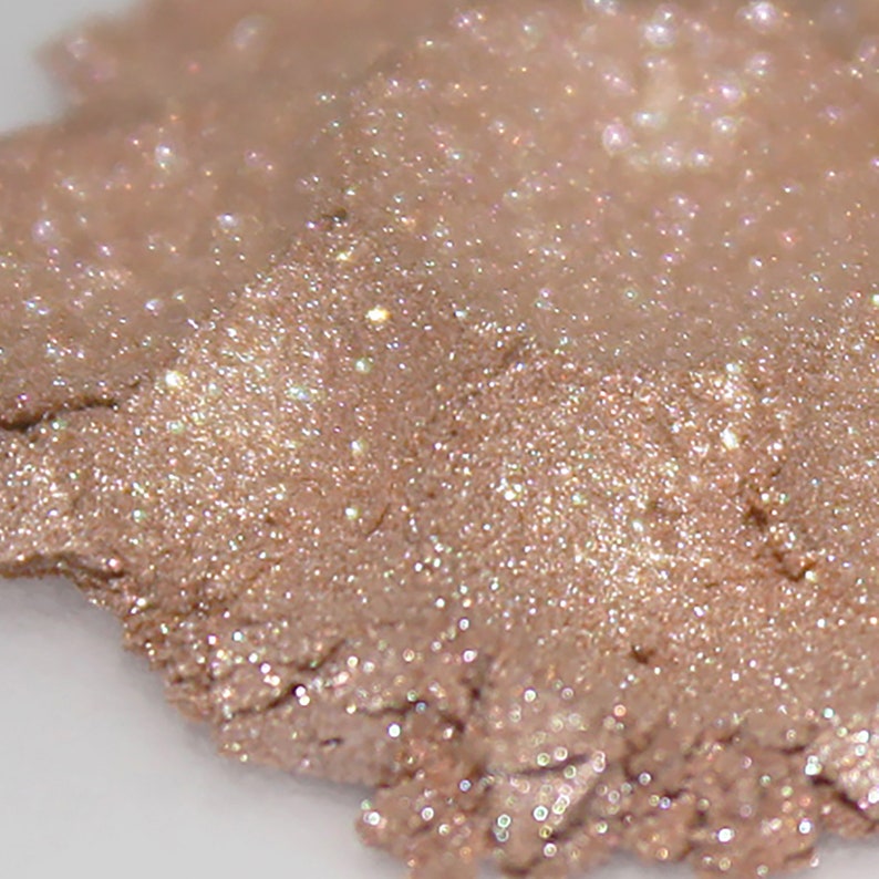 Sombra de ojos SKINNY DIP, Beige cálido brillante, maquillaje mineral vegano y libre de crueldad animal. imagen 3