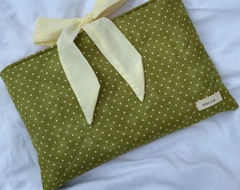 Olivgrüne Polka Dot Bibelhülle mit Schleife