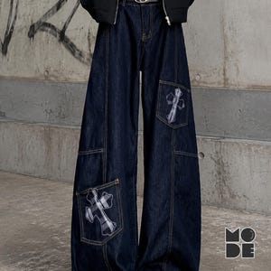 Baggy Denim Jeans | Cross Patch Wide Leg Pants | Daily Wear | Y2K Fashion Style

Baggy wide leg denim jeans with cross patch detailing and oversized Y2K fashion silhouette for casual daily outfits.