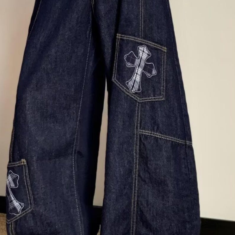 Baggy Denim Jeans | Cross Patch Wide Leg Pants | Daily Wear | Y2K Fashion Style

Baggy wide leg denim jeans with cross patch detailing and oversized Y2K fashion silhouette for casual daily outfits.