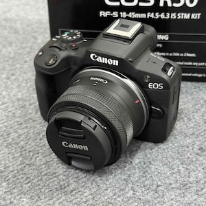 Canon E0S R50 Mirrorless Camera with RF-S 18–45mm f/4.5–6.3 IS StM Lens – 24.2MP APS-C, 4K 30p, Compact, Excellent Condition