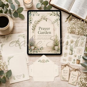 Könnte beinhalten: Ein digitales Schreibwaren-Set mit dem Titel Prayer Garden auf einem Tablet, bestehend aus Briefpapier, Umschlagvorlagen und Aufkleberbögen mit botanischen Illustrationen von Topfpflanzen auf einem hellen, cremefarbenen Hintergrund.