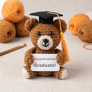 Oso de peluche de graduación, oso de graduación hecho a mano a crochet con birrete, regalo para estudiantes de último año, recuerdo de graduación de jardín de infantes, escuela secundaria y universidad.
