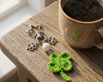 Crochet Four Leaf Clover Keychain, Handmade Lucky Clover Charm, St Patricks Day Gift, Bag Charm, Cute Amigurumi Key Ring