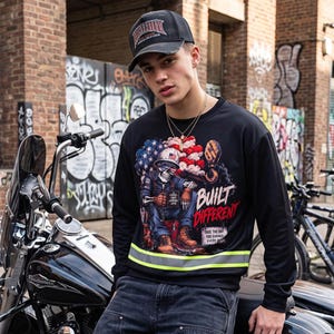 Reflektierendes Sweatshirt „Built Different“, blauer Kragen mit Skelettmuster, amerikanische Flagge
