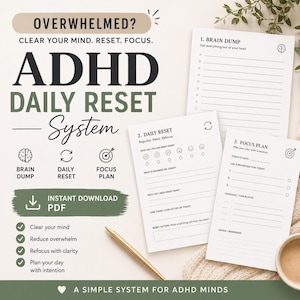 Può includere: PDF del sistema di ripristino giornaliero ADHD. L'immagine mostra un pianificatore con il testo "Sovercato? Libera la mente. Ripristina. Concentrati." Il pianificatore include sezioni per un brain dump, il ripristino giornaliero e un piano di concentrazione.