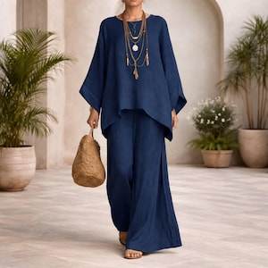 Elegante completo due pezzi fluido da donna, vestibilità comoda e coordinato.
