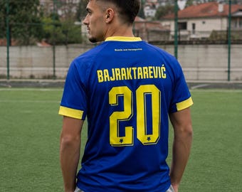 Bosnië en Herzegovina WK voetbal 2026 Esmir Bajraktarevic blauw voetbalshirt