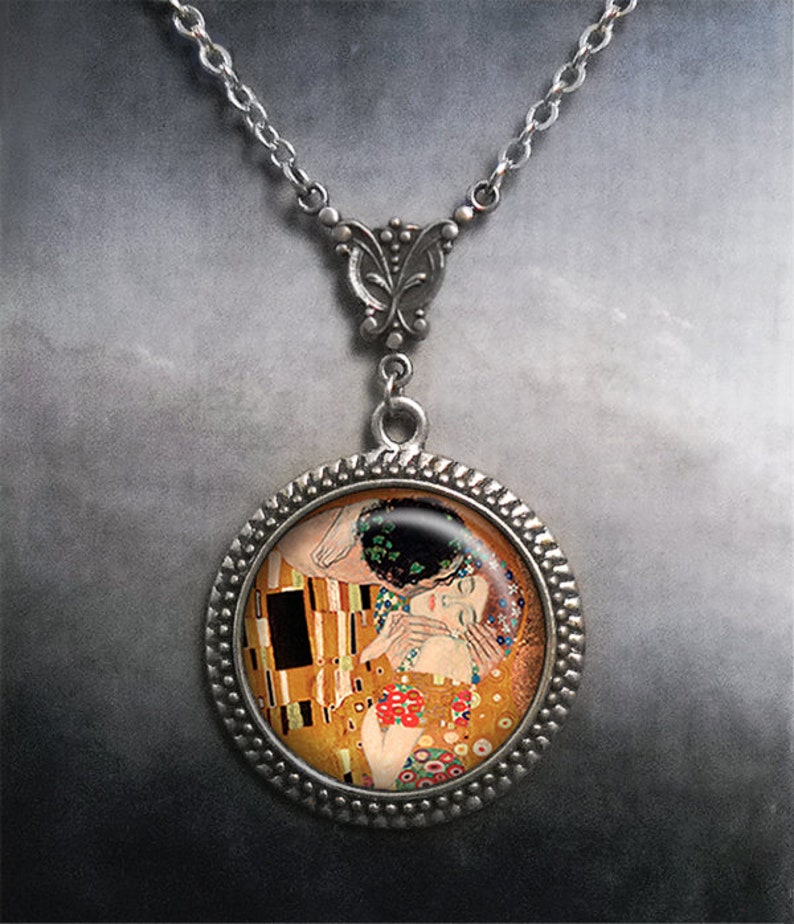 Klimt art pendant romantic jewelry Valentine gift anniversary gift Valentine/'s Day jewelry L147 The Kiss Gustav Klimt Art Nouveau necklace