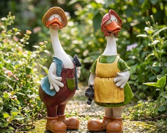 Farmer Couple Duck Garden Statue,Resin Gardener Duck Figurines,Whimsical Outdoor & Indoor Decor,Unique Housewarming Gift for Gardeners