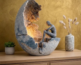Scultura della Dea del Vuoto, arte ispirata al nichilismo, figura femminile astratta, vuoto interiore, decorazione, dark academia, statua spirituale, arte moderna, regalo