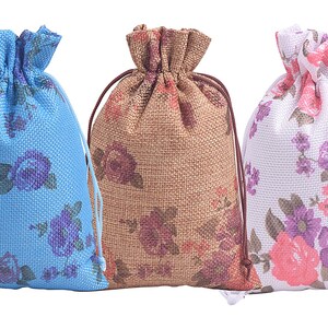 50 bolsas de regalo de arpillera con cordón, con estampados florales, para joyería, pendientes, anillos, collares, regalos de boda.