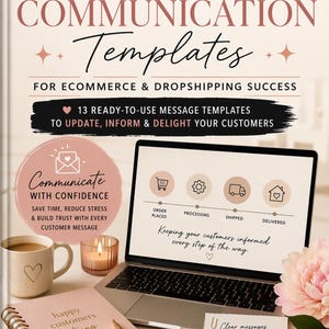 Puede incluir: Un portátil muestra plantillas de comunicación con el cliente. La imagen incluye un cuaderno, una taza de café, una vela y un bolígrafo. El texto en la pantalla dice "Pedido realizado, Procesamiento, Enviado, Entregado". La imagen también incluye el texto "Plantillas de comunicación con el cliente."
