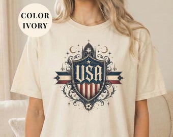 Koszulka piłkarska USA w stylu gotyckim, strój na Mistrzostwa Świata 2026, koszulka z herbem drużyny USA w stylu vintage, koszulka patriotyczna z motywem futbolu amerykańskiego, koszulka kibica reprezentacji USA