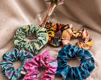 Chouchou Fait Main – Élastique Cheveux Tissu Original | Pièce Unique | Accessoire Femme Artisanal