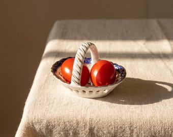 Lief klein keramieken mandje voor ringen, kleine schatten en souvenirs