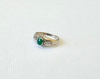 Vintage Boho Green Agate Sterling Silver Band Ring