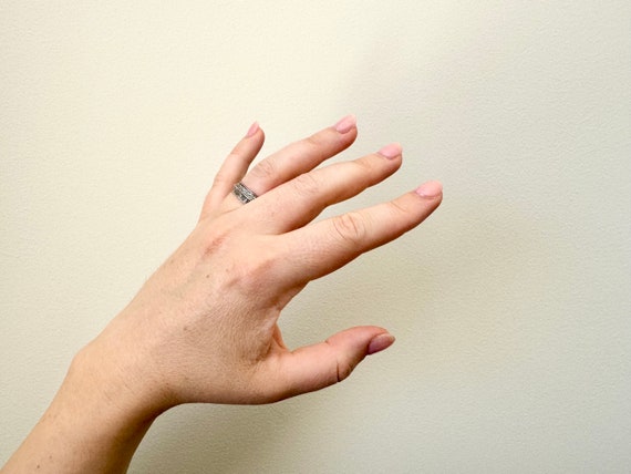 Vintage Sterling Silver Triangle Patterned Band R… - image 2