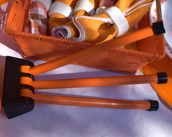 Porte-serviettes mural vintage orange & noir — 3 barres — support d'origine — cuisine ou salle de bain — années 70 — France