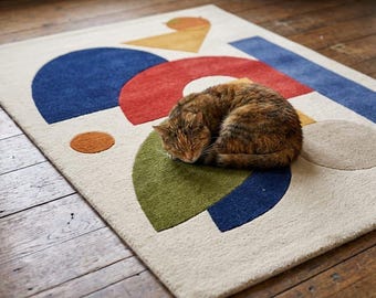 Carpette aux formes géométriques abstraites en arc de cercle, tapis contemporain crème bleu marine rouge vert