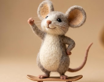 Topolino in feltro snodabile, scultura morbida fatta a mano, statuetta artistica da collezione, regalo decorativo kawaii per skater