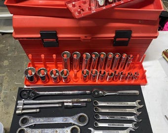 74 Pc Tool Set Sockets, Wrenches, Ratchets, Extensions, Tool Box