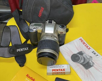 Appareil photo Pentax ZX-7 35 mm avec objectif 28-80 mm f/3,5-5,6, étui, batterie AA, manuel