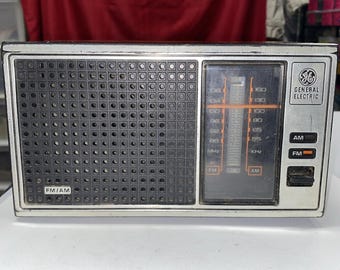 Vintage 1970s GE AM/FM Tabletop Radio Model 7-4115B Used Tested Works (A9)