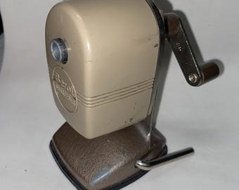 Vintage Berol Vacu Base Desk Top Pencil Sharpener Hand Crank USA (C4)