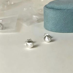 S925 Silber Mini Bean Ohrstecker, Vintage gebürstet Textur Einfache Ohrschmuck, stapelbare zierliche Piercing Ornament, elegantes Geschenk für Frauen