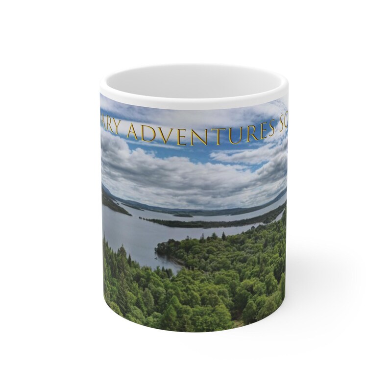 Taza panorámica de las islas del lago Lomond / Regalo de las Tierras Altas escocesas / Aventuras legendarias de Escocia, 325 ml imagen 1
